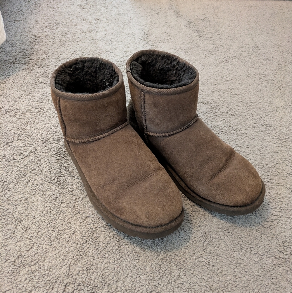 Mini UGGs Chocolate 9